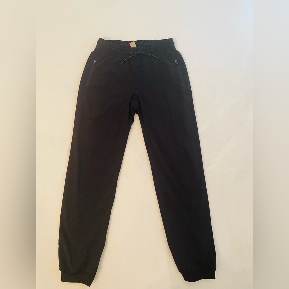 EUC Athleta girls black joggers size 12